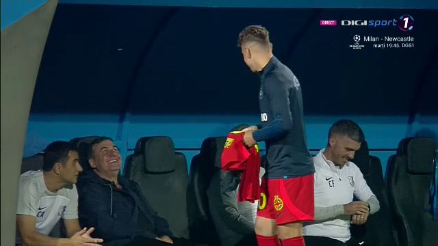 Un jucător de la FCSB s-a dus direct la Hagi înainte de startul meciului cu Farul_37