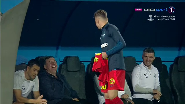 Un jucător de la FCSB s-a dus direct la Hagi înainte de startul meciului cu Farul_40