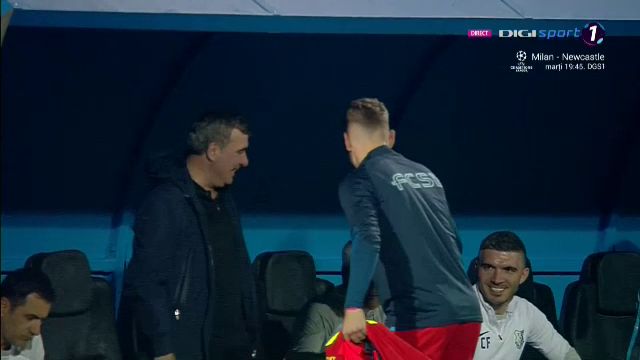 Un jucător de la FCSB s-a dus direct la Hagi înainte de startul meciului cu Farul_46