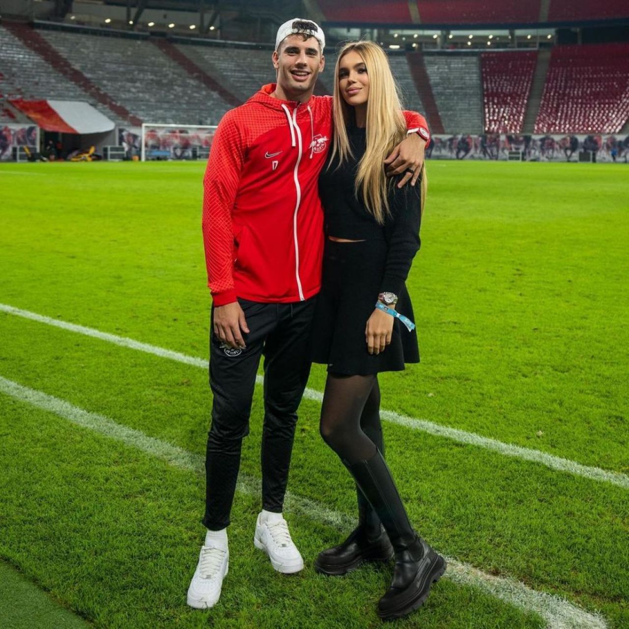 Noul star al lui Liverpool a dat lovitura și pe plan personal! Iubita lui Dominik Szoboszlai este de o frumusețe răpitoare _6