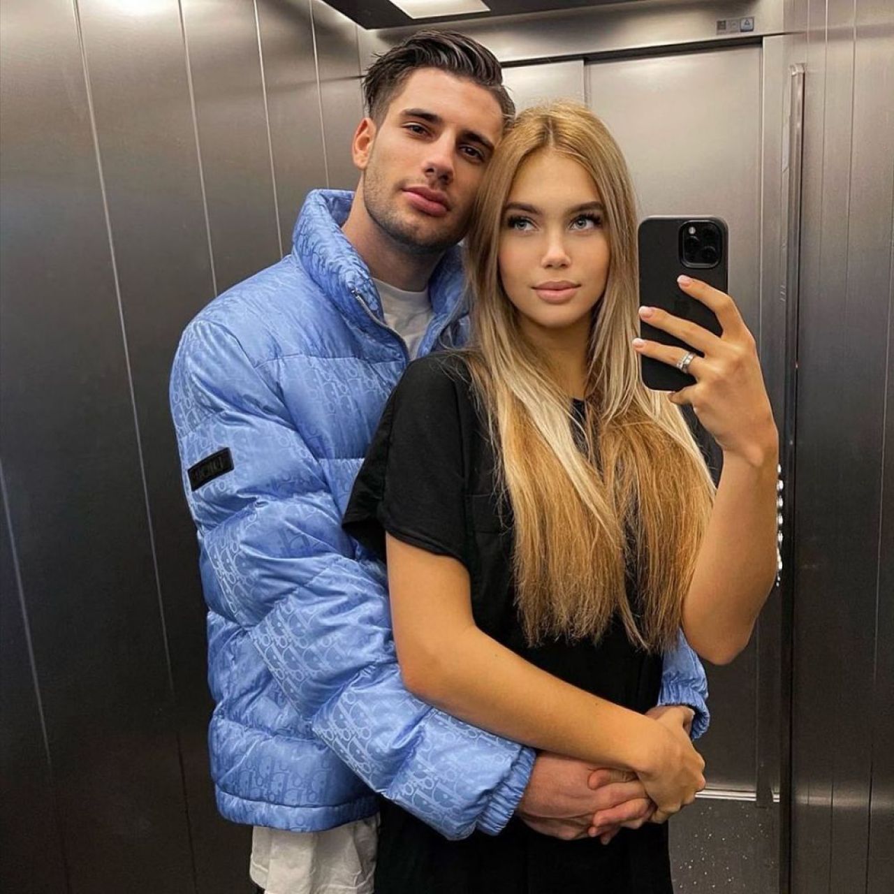 Noul star al lui Liverpool a dat lovitura și pe plan personal! Iubita lui Dominik Szoboszlai este de o frumusețe răpitoare _43