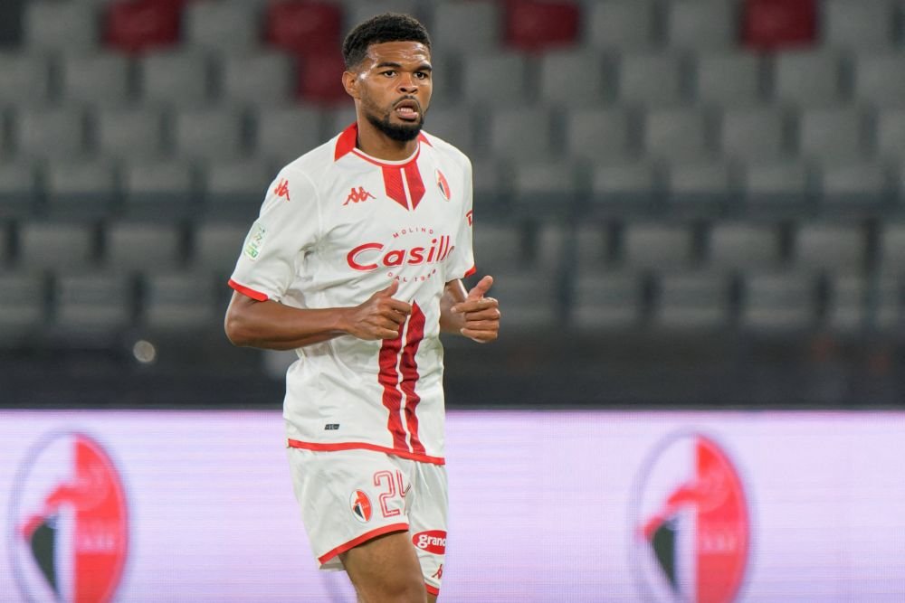 Malcom Edjouma, ”un obiect misterios” la invincibila Bari! Ce s-a întâmplat în ultima etapă din Serie B_2