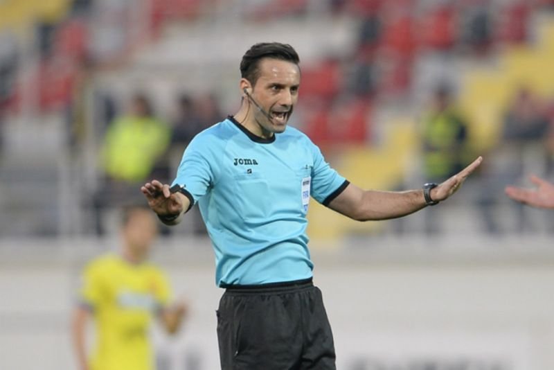 Cum &icirc;l ține &icirc;n brațe Kyros Vassaras pe Sebastian Colțescu: &rdquo;Este de top, a făcut o greșeală, vreți să-l omor?&rdquo;