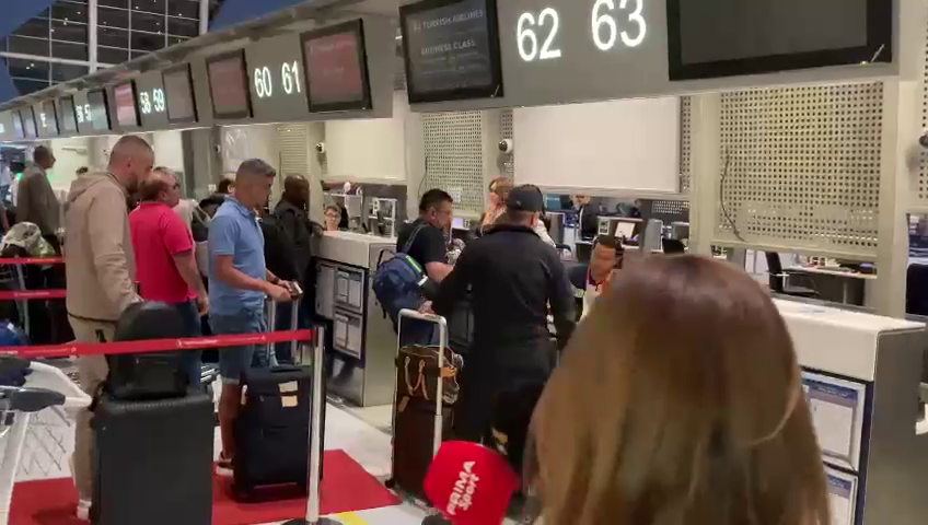 Destinația Arabia Saudită! Laurențiu Reghecampf a decolat spre noul său club_2