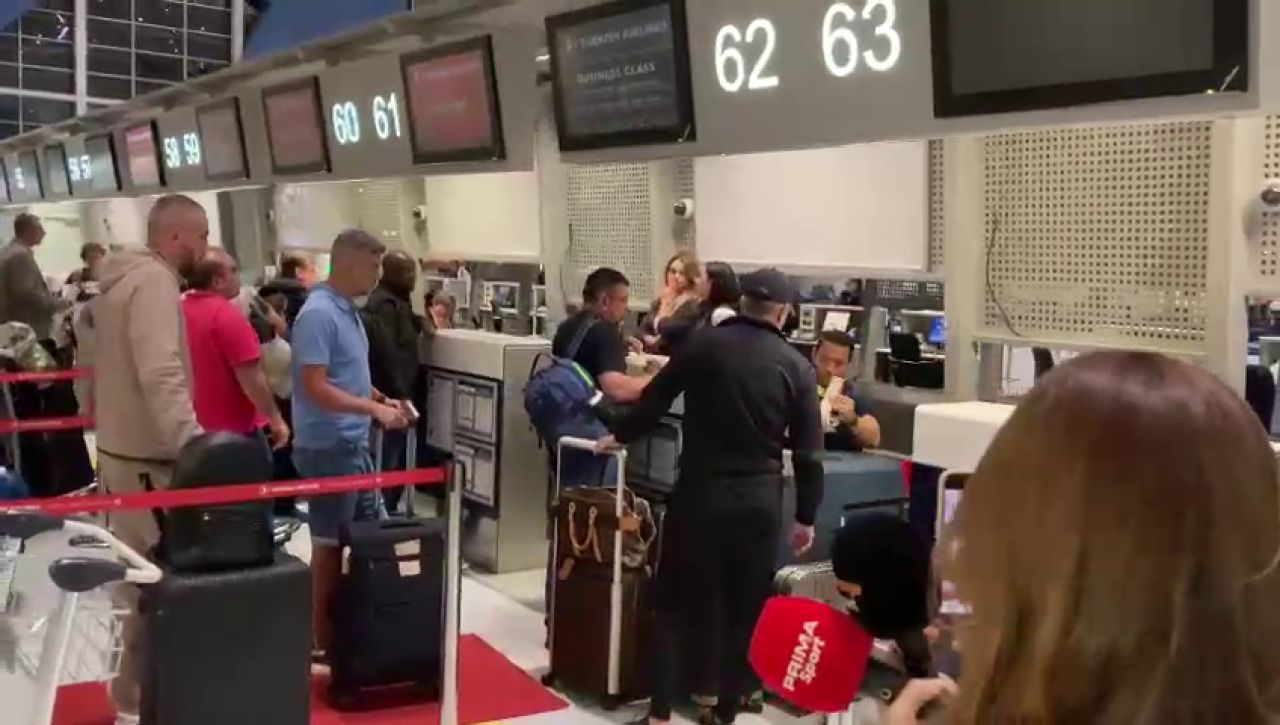 Destinația Arabia Saudită! Laurențiu Reghecampf a decolat spre noul său club_6