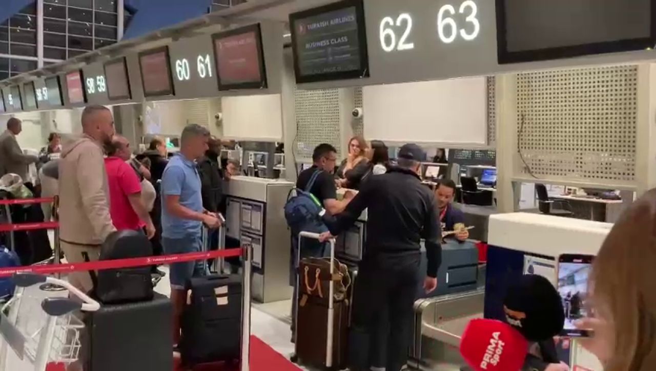 Destinația Arabia Saudită! Laurențiu Reghecampf a decolat spre noul său club_10