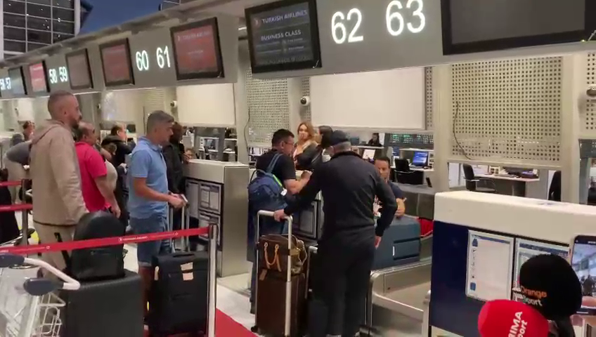 Destinația Arabia Saudită! Laurențiu Reghecampf a decolat spre noul său club_15