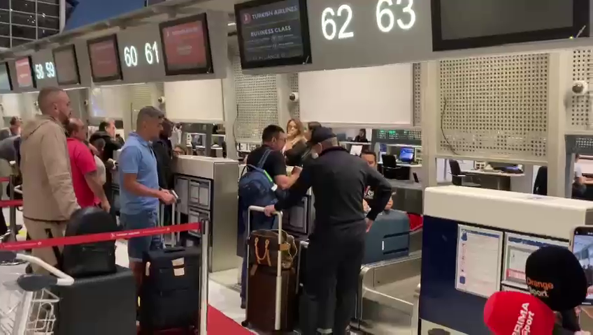 Destinația Arabia Saudită! Laurențiu Reghecampf a decolat spre noul său club_16