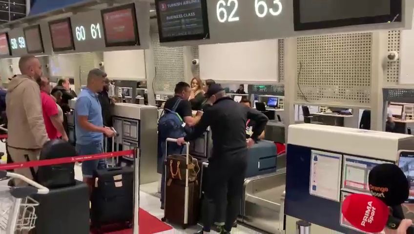 Destinația Arabia Saudită! Laurențiu Reghecampf a decolat spre noul său club_18