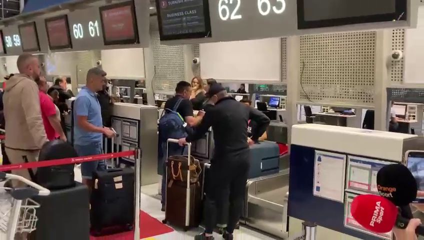 Destinația Arabia Saudită! Laurențiu Reghecampf a decolat spre noul său club_19