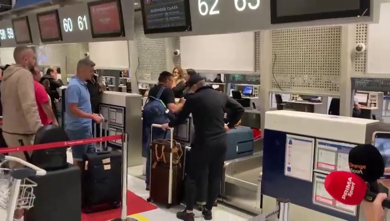 Destinația Arabia Saudită! Laurențiu Reghecampf a decolat spre noul său club_20
