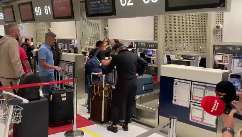 Destinația Arabia Saudită! Laurențiu Reghecampf a decolat spre noul său club_23