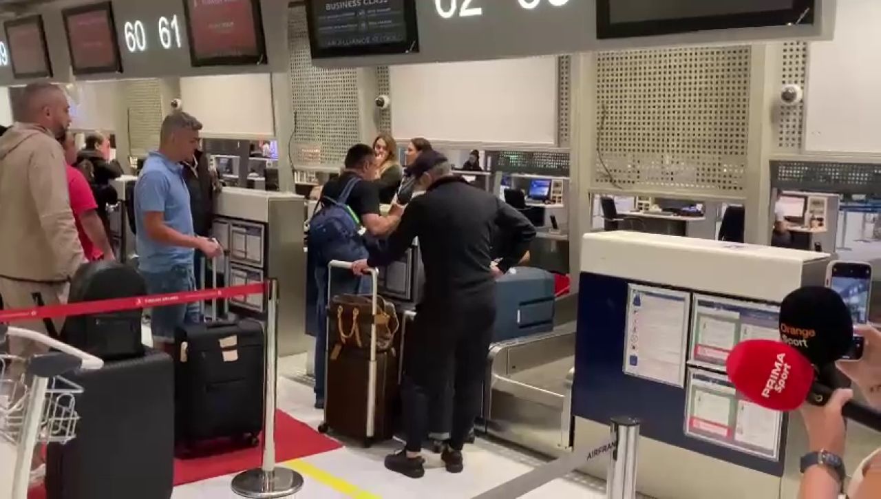 Destinația Arabia Saudită! Laurențiu Reghecampf a decolat spre noul său club_24