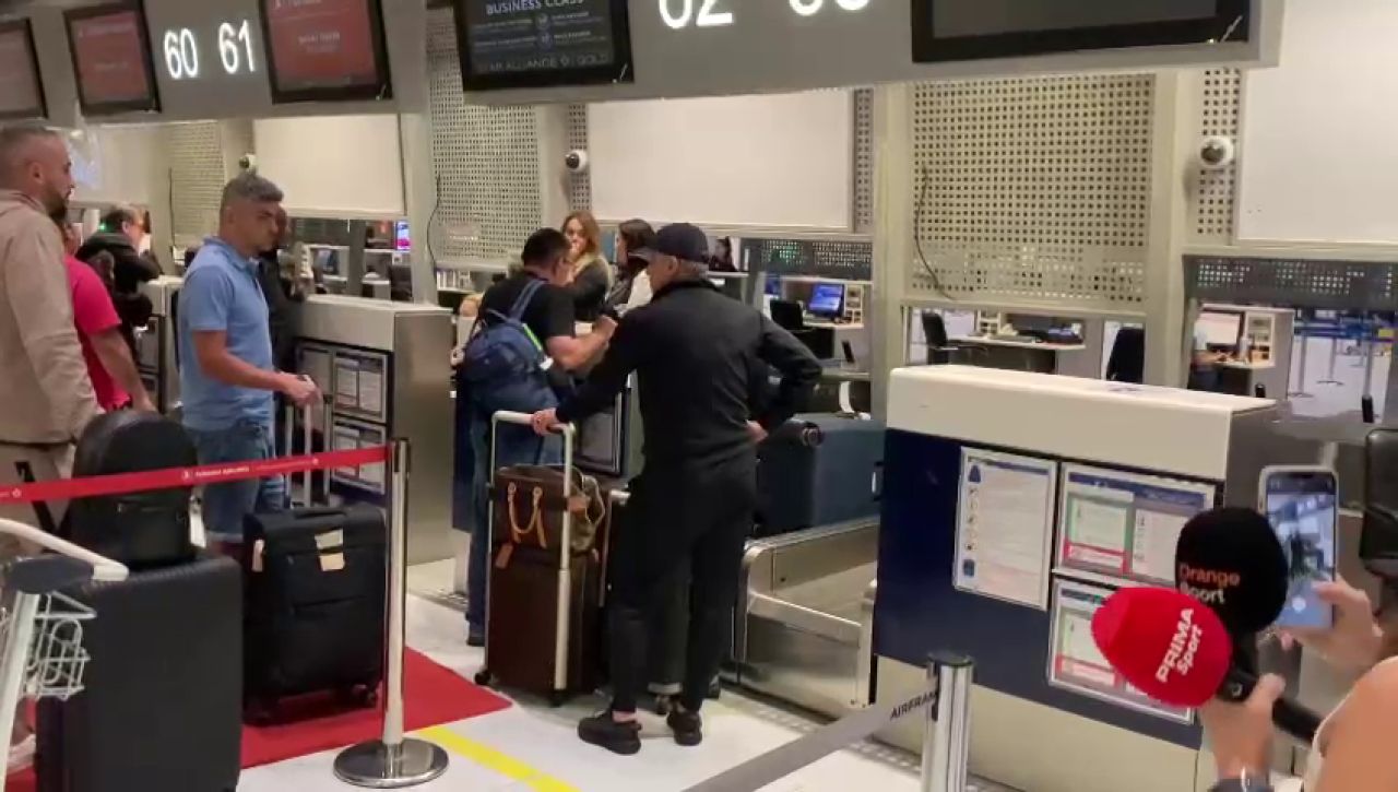 Destinația Arabia Saudită! Laurențiu Reghecampf a decolat spre noul său club_39
