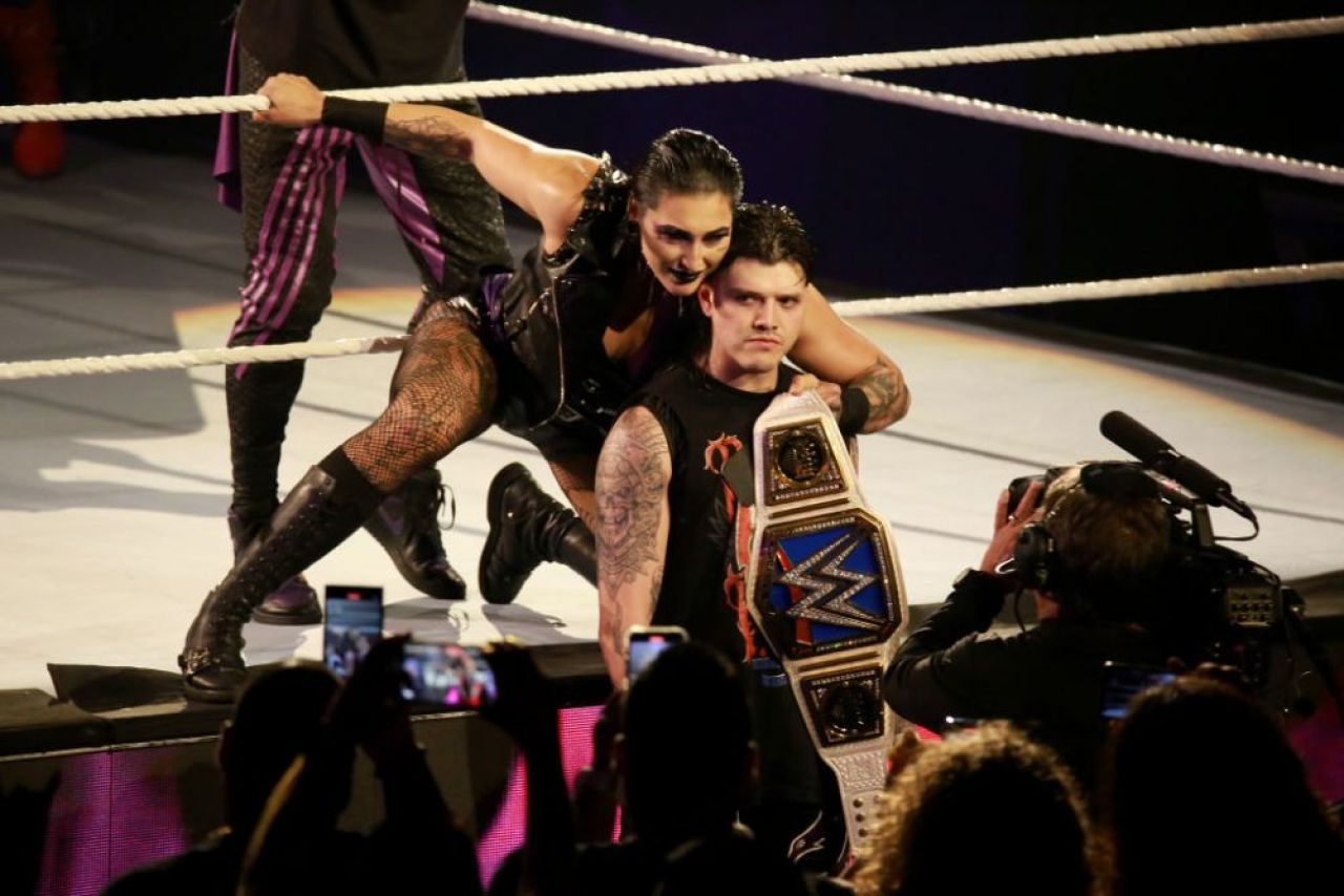 UFC și WWE au fuzionat, iar noua companie vrea să devină un