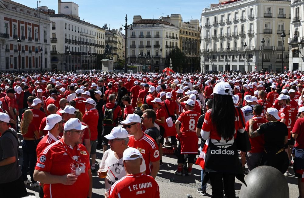 Fanii lui Union Berlin au luat cu asalt Madridul pentru meciul cu Real! Imagini superbe_3