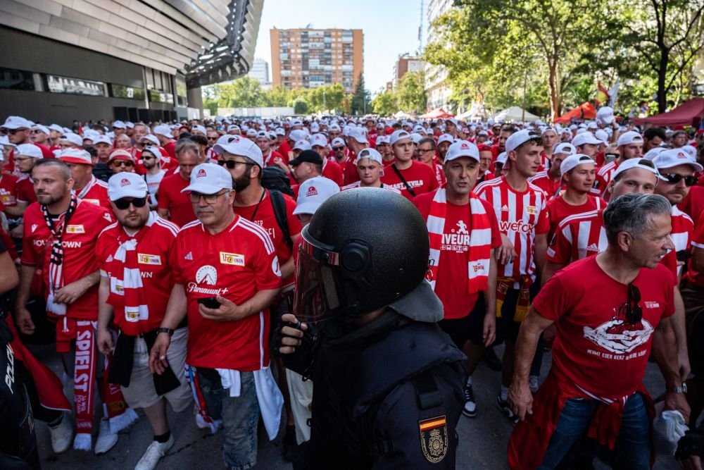 Fanii lui Union Berlin au luat cu asalt Madridul pentru meciul cu Real! Imagini superbe_9