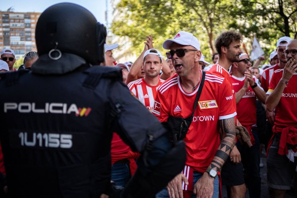 Fanii lui Union Berlin au luat cu asalt Madridul pentru meciul cu Real! Imagini superbe_10