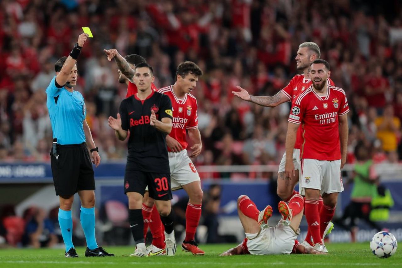 Tăurașii! Red Bull Salzburg a aliniat cea mai tânără echipă din istoria Champions League în 2-0 cu Benfica Lisabona în deplasare_5