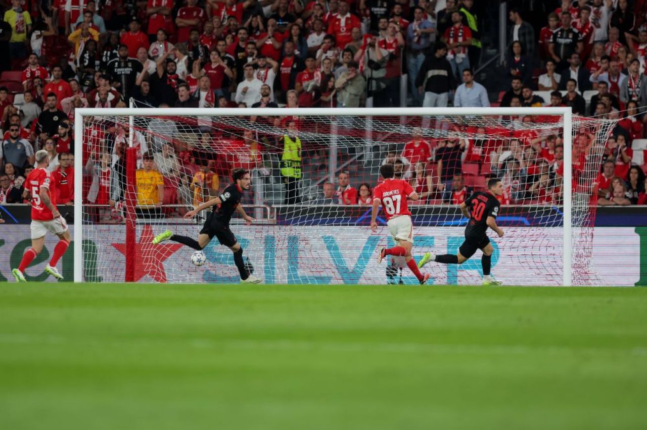 Tăurașii! Red Bull Salzburg a aliniat cea mai tânără echipă din istoria Champions League în 2-0 cu Benfica Lisabona în deplasare_6