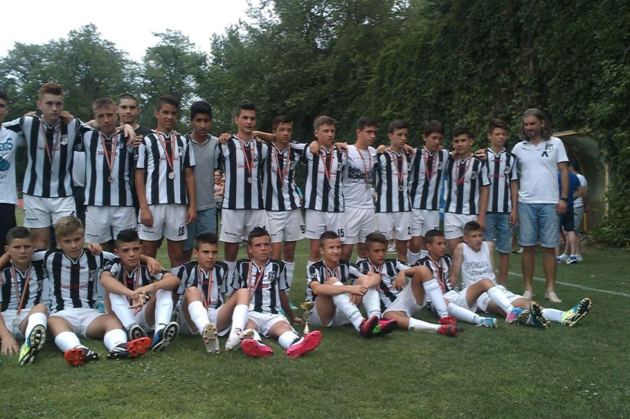 Antrenorul plecat în vară de la FCSB a semnat cu Jiul Petroșani! Imagini spectaculoase cu noul tehnician din Valea Jiului_11