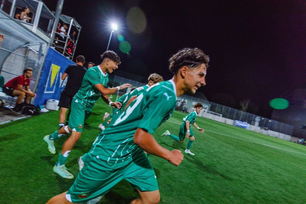 Avem ”decar” român la Rapid Viena! Marco Barb-Dudan a învins Barcelona și este la un pas de naționala Austriei_5