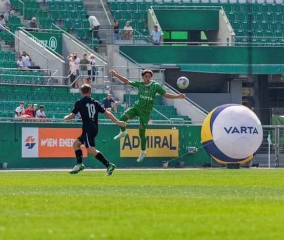 Avem ”decar” român la Rapid Viena! Marco Barb-Dudan a învins Barcelona și este la un pas de naționala Austriei_7