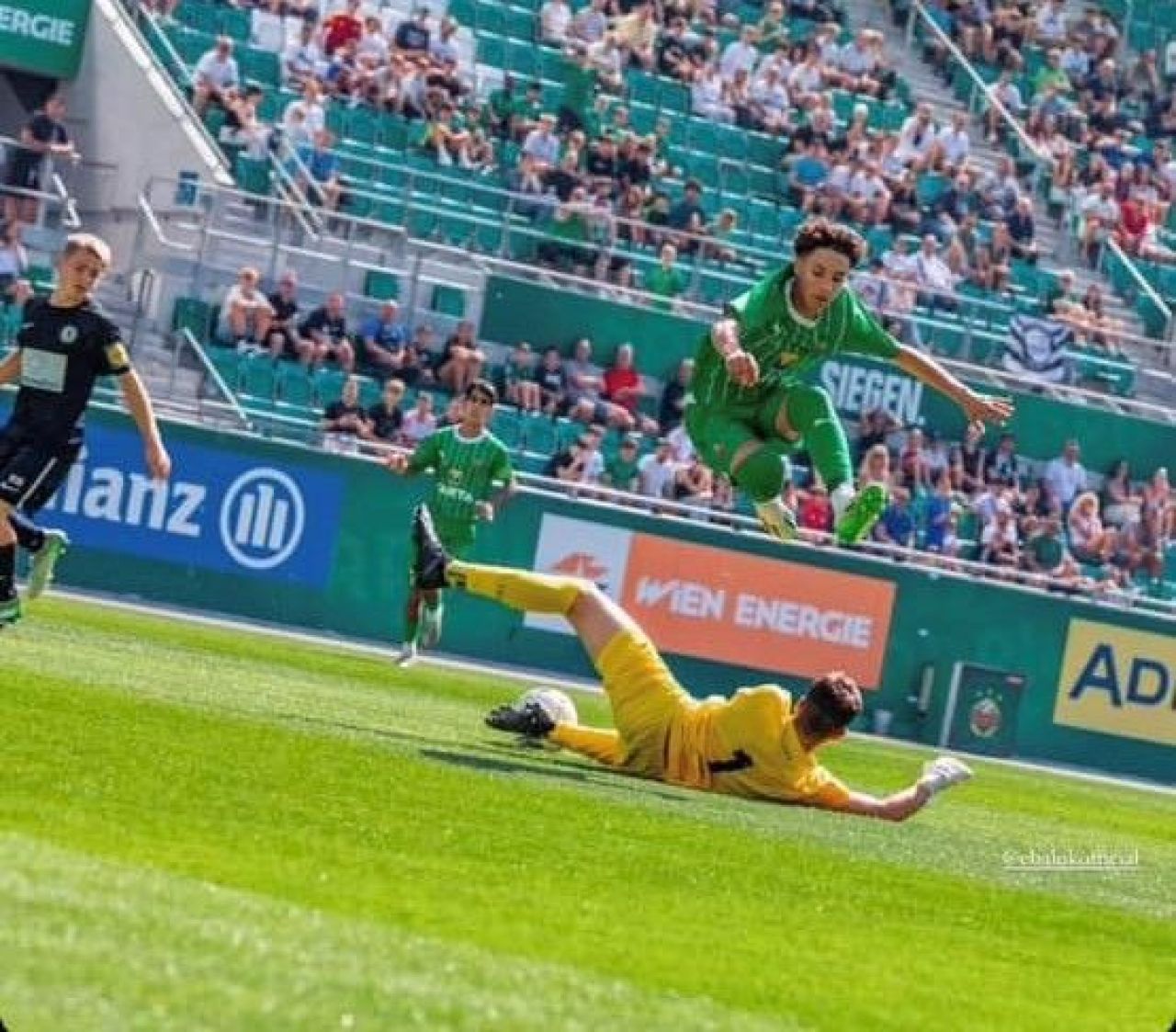 Avem ”decar” român la Rapid Viena! Marco Barb-Dudan a învins Barcelona și este la un pas de naționala Austriei_9