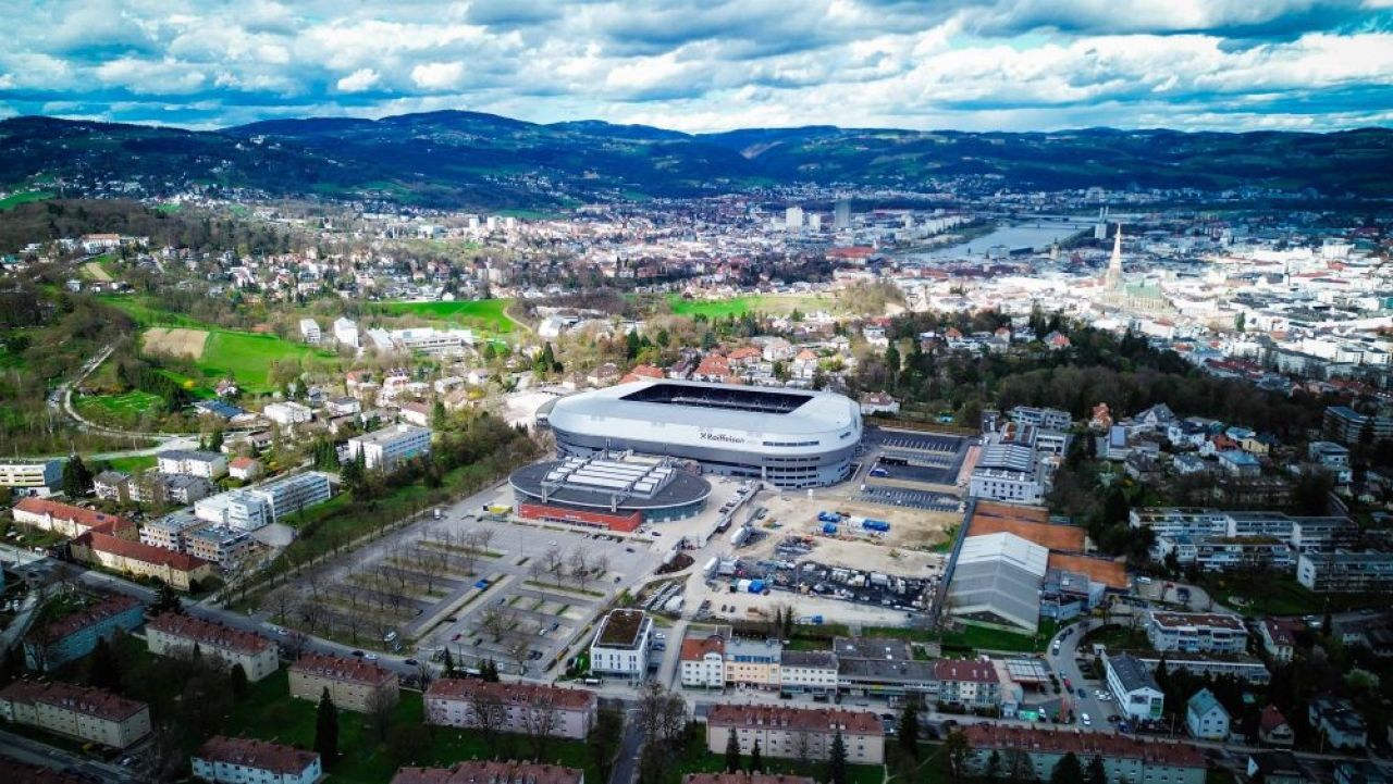 Cum arată ”bijuteria” pe care se va disputa LASK Linz - Liverpool: i-a dat pe spate până și pe ”cormorani”_12