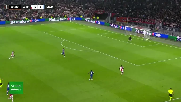 Ajax - Marseille | Minutul 67: Ocazie Ajax!
