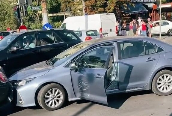 Gigi Becali, implicat într-un accident rutier_11