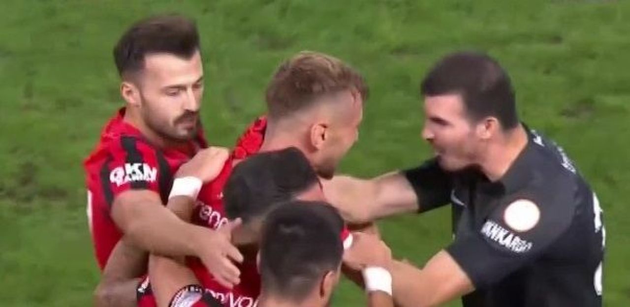 Gaziantep - Istanbulspor 2-0. Denis