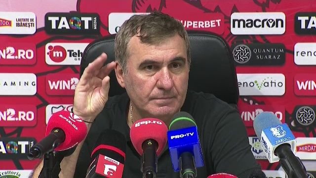 Hagi le-a răspuns contestatarilor la conferință: Ce vreți mai mult de la el? V-a arătat orice!