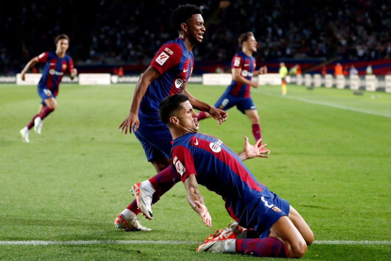 „Dacă joc bine, clubul va dori să mă păstreze. Am jucat foarte prost!” Declarație de mare jucător a lui Joao Cancelo după ce i-a adus victoria Barcelonei _2