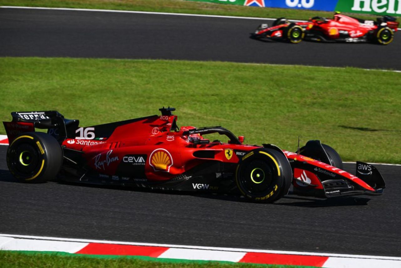 Max Verstappen, campion la Marele Premiu de Formula 1 al Japoniei! Trofeul spectaculos primit + Red Bull, al șaselea titlu la constructori câștigat _5