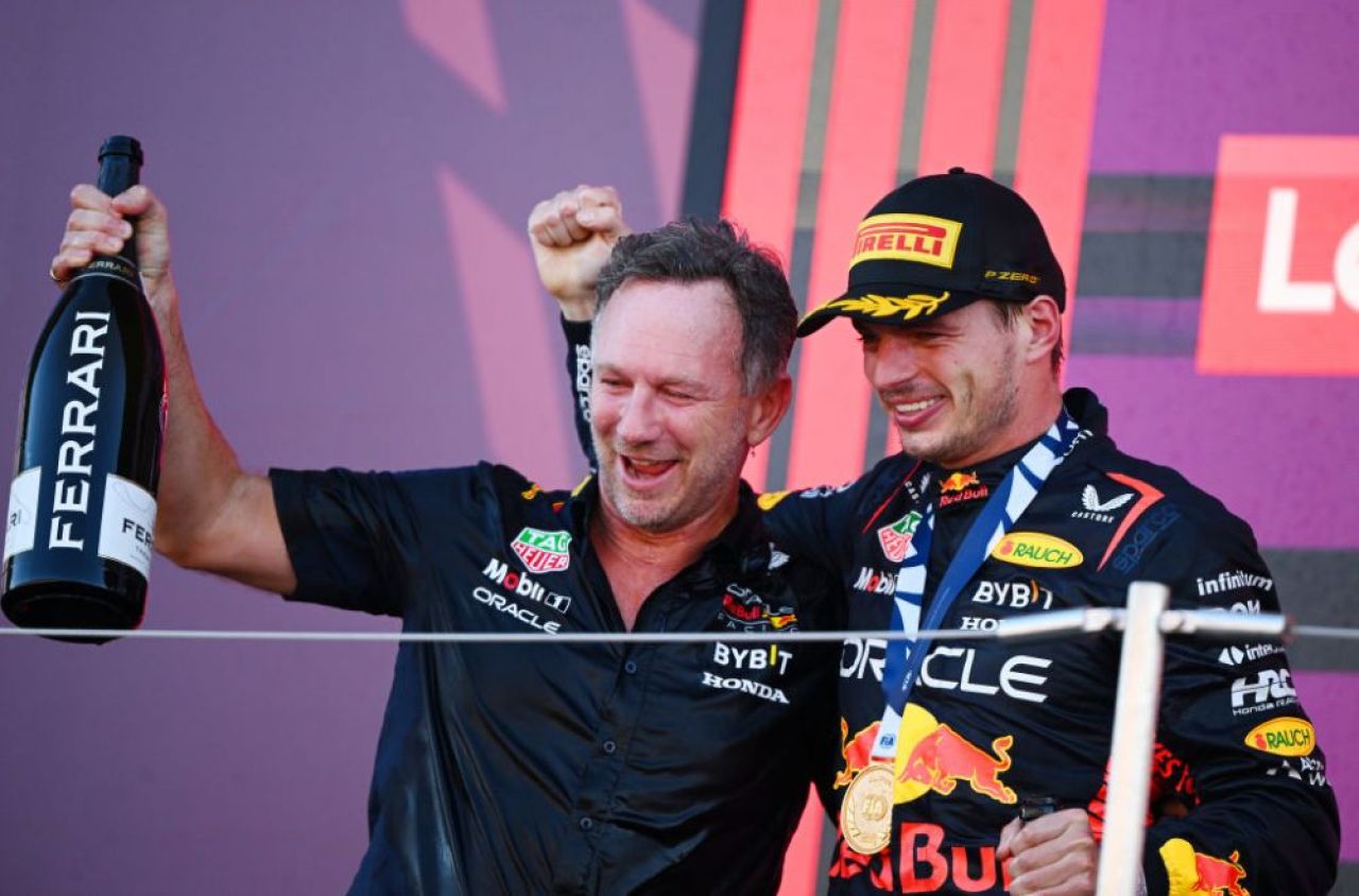 Max Verstappen, campion la Marele Premiu de Formula 1 al Japoniei! Trofeul spectaculos primit + Red Bull, al șaselea titlu la constructori câștigat _11