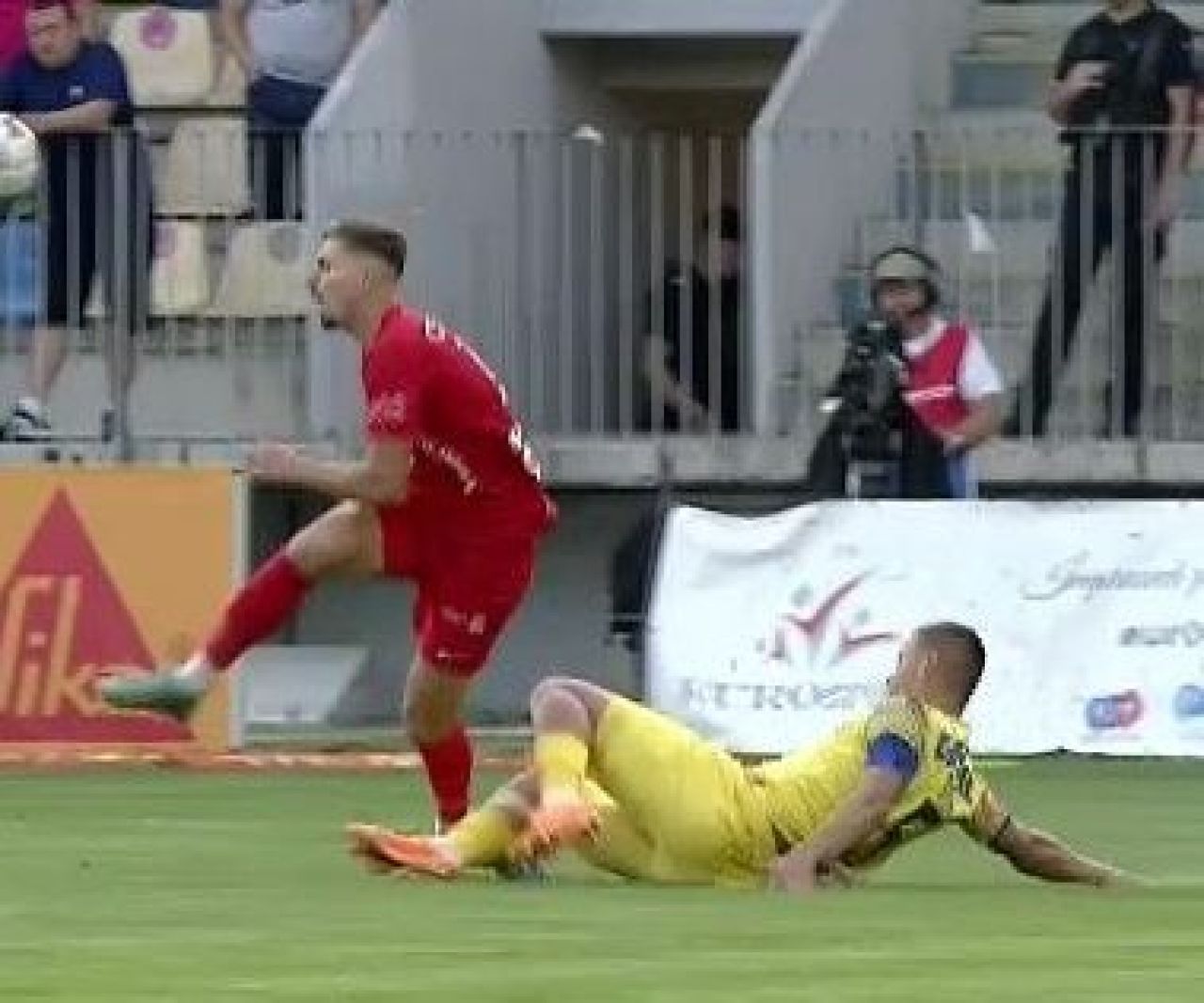 Șoc după accidentarea horror suferită de Dragoș Iancu! Fotbaliștii au început să plângă pe teren_4