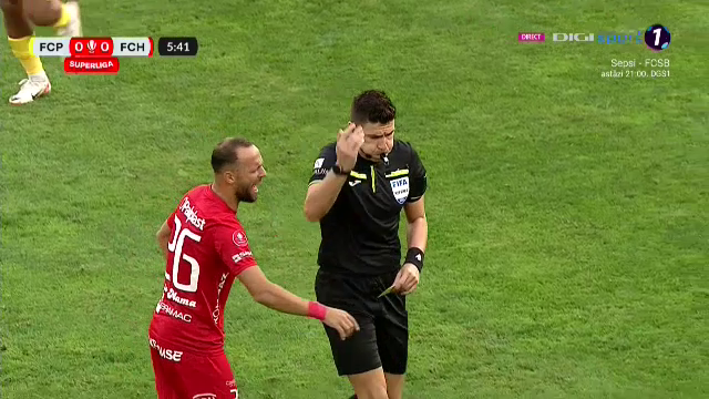 Cum a reacționat arbitrul Marian Barbu după ce Țicu i-a rupt piciorul lui Dragoș Iancu_5