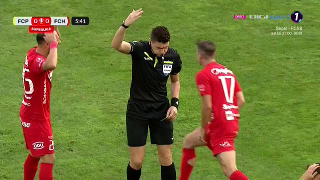 Cum a reacționat arbitrul Marian Barbu după ce Țicu i-a rupt piciorul lui Dragoș Iancu_7