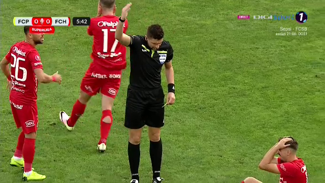 Cum a reacționat arbitrul Marian Barbu după ce Țicu i-a rupt piciorul lui Dragoș Iancu_10