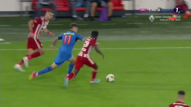 Francisco Junior i-a spart buza lui David Miculescu și a rămas pe teren. Verdictul specialistului_3