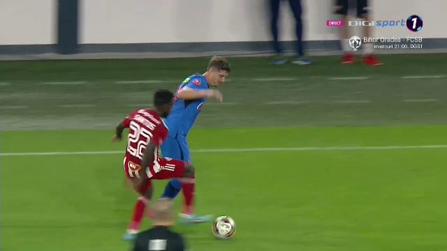 Francisco Junior i-a spart buza lui David Miculescu și a rămas pe teren. Verdictul specialistului_14