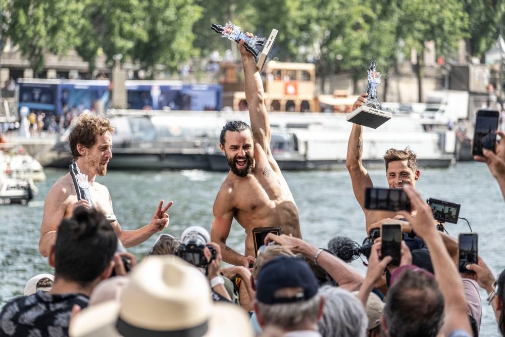 Cătălin Preda, exercițiu de imaginație la Poveștile Sport.ro: ”Mă identific cu condorul andin când execut mișcarea semnătură”. Cum se simte impactul cu apa după o săritură de la 30 de metri, la o viteză de 85 de km/h_42
