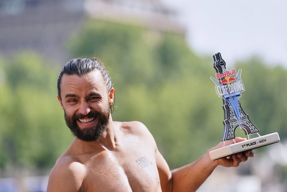 Cătălin Preda, exercițiu de imaginație la Poveștile Sport.ro: ”Mă identific cu condorul andin când execut mișcarea semnătură”. Cum se simte impactul cu apa după o săritură de la 30 de metri, la o viteză de 85 de km/h_50