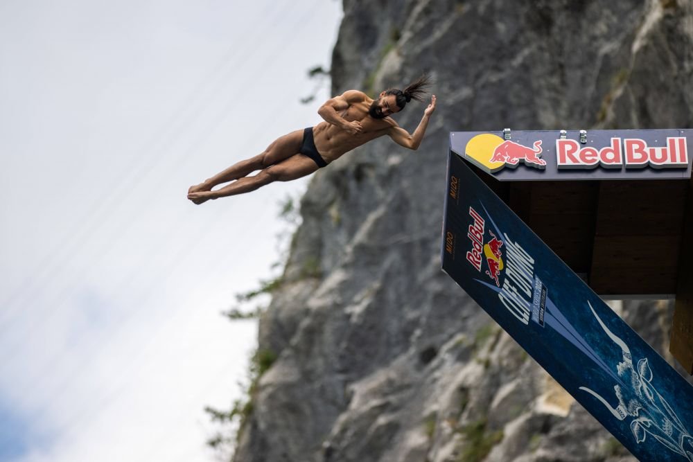 Cătălin Preda, exercițiu de imaginație la Poveștile Sport.ro: ”Mă identific cu condorul andin când execut mișcarea semnătură”. Cum se simte impactul cu apa după o săritură de la 30 de metri, la o viteză de 85 de km/h_51