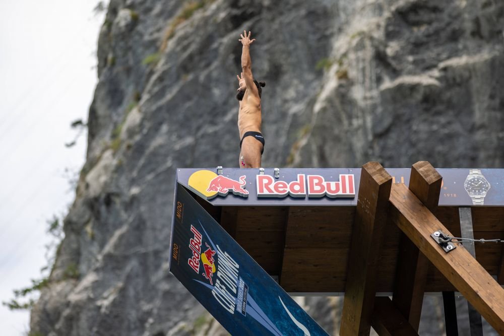 Cătălin Preda, exercițiu de imaginație la Poveștile Sport.ro: ”Mă identific cu condorul andin când execut mișcarea semnătură”. Cum se simte impactul cu apa după o săritură de la 30 de metri, la o viteză de 85 de km/h_52