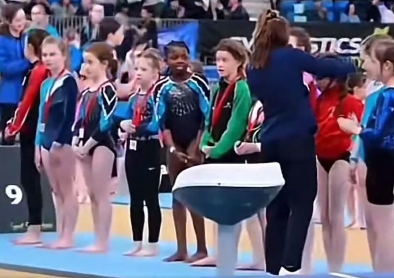 Gest scandalos la un concurs de gimnastică, Federația și-a cerut scuze. A reacționat și Simone Biles: