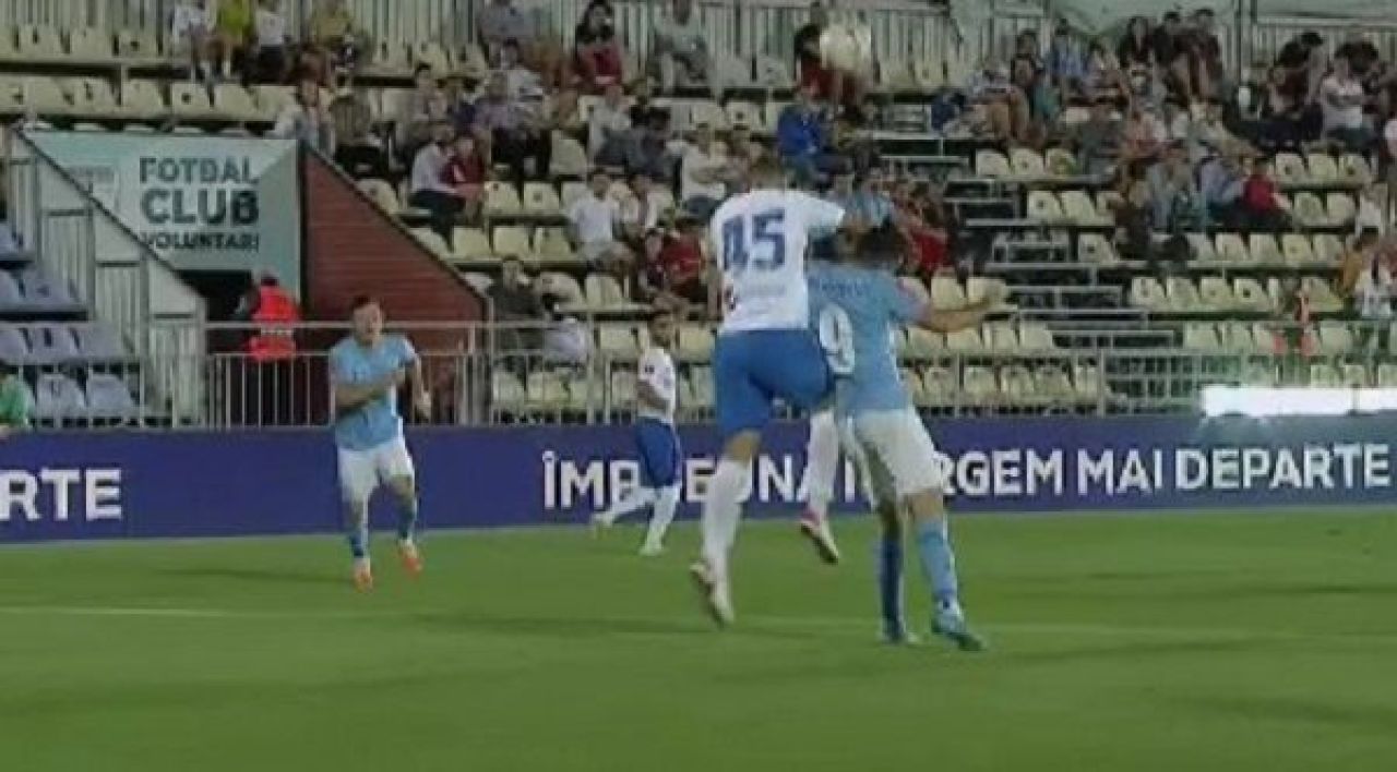 VAR degeaba! Penalty clar ignorat în FC Voluntari - Farul_13