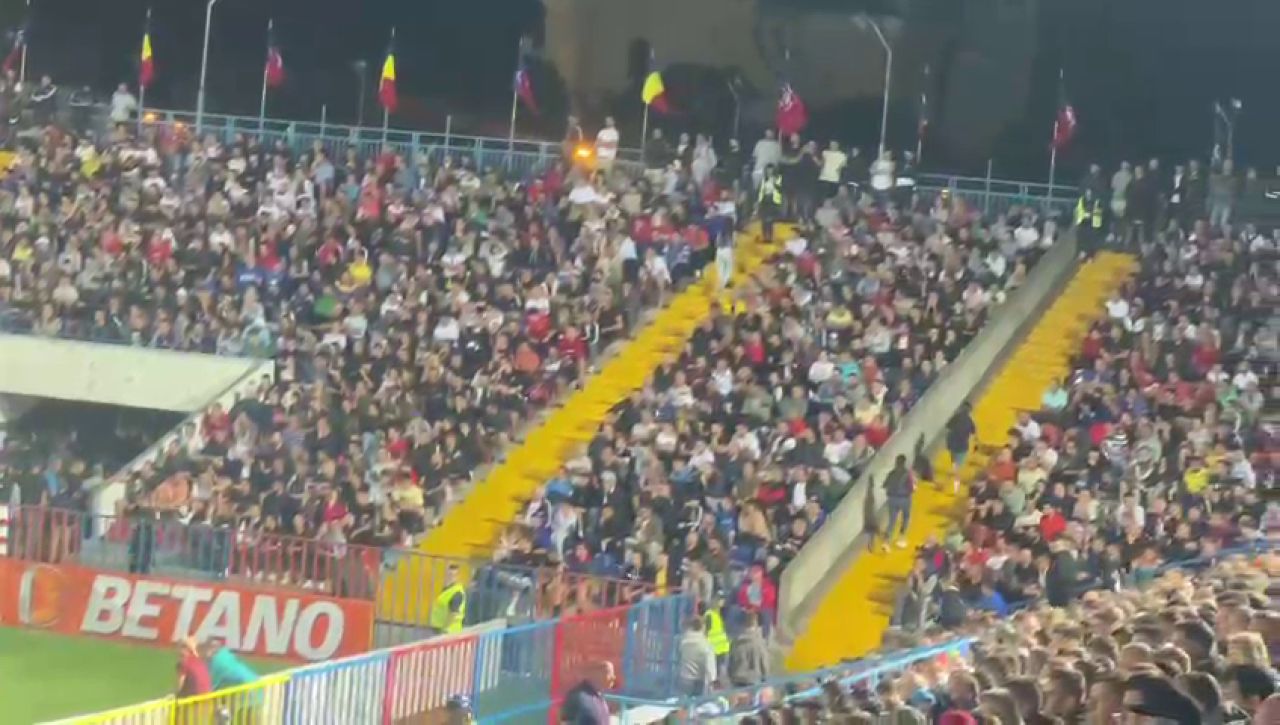 Nu ai loc să arunci un ac! Atmosferă superbă la FC Bihor - FCSB_31