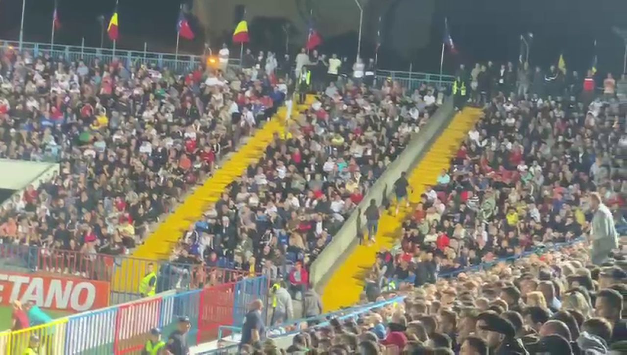 Nu ai loc să arunci un ac! Atmosferă superbă la FC Bihor - FCSB_33